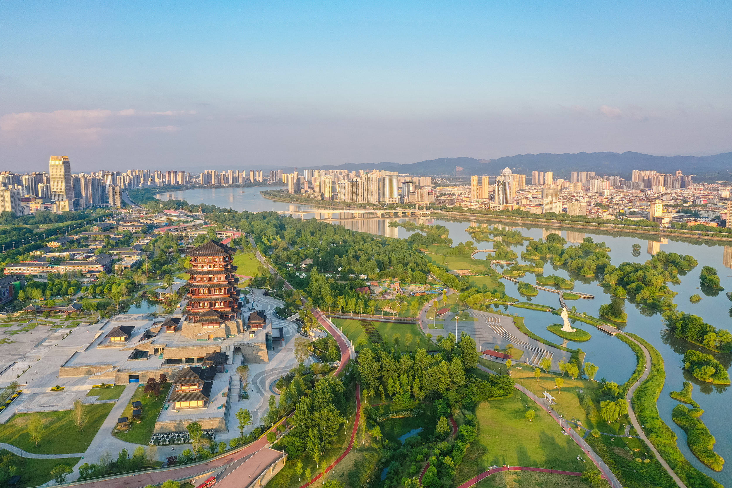 陕西汉中网站建设：1000元模板网站搭建~包服务器包备案